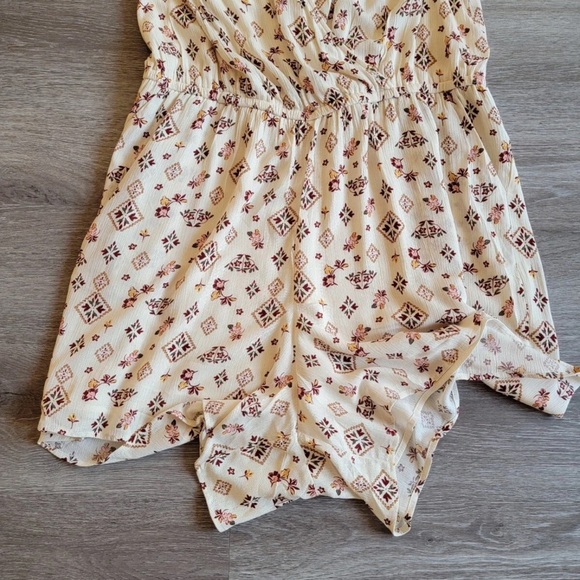 Torrid Cream Floral Mini Dress - Picture 5 of 8